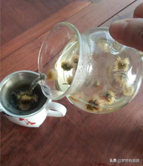 百香果怎么泡水喝，百香果怎么泡水喝步骤（教你自制消暑清凉茶）
