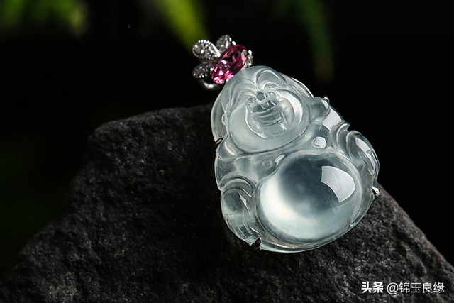 翡翠和玉的区别，翡翠和玉的不同点（翡翠与玉的区别）