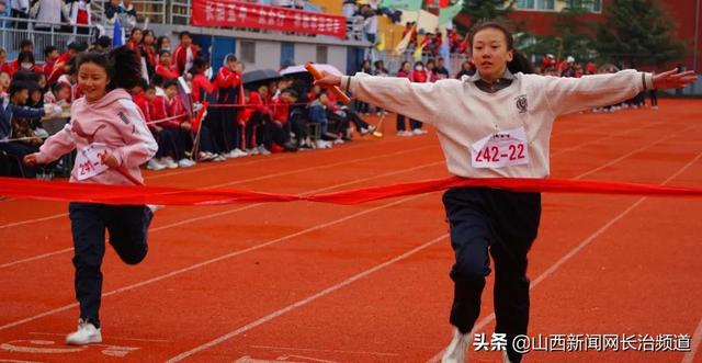 田径运动会通讯稿，田径运动会通讯稿一一跳高（不人生——记长治五中2021年秋季田径运动会）