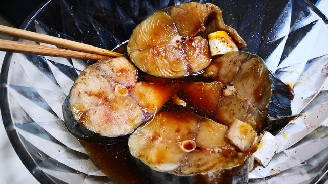 鲅鱼怎么做好吃又简单，红烧鲅鱼怎么做好吃又简单（鱼肉鲜嫩不腥气）