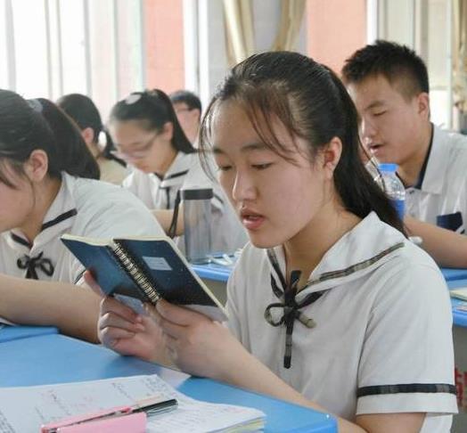 高考复读政策2022，高三复读是怎么收费的（2022届高中生再次迎来坏消息）