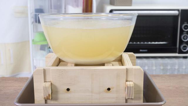 一斤黄豆能做几斤豆腐，做豆腐一斤黄豆几斤水（2斤黄豆出8斤豆腐）