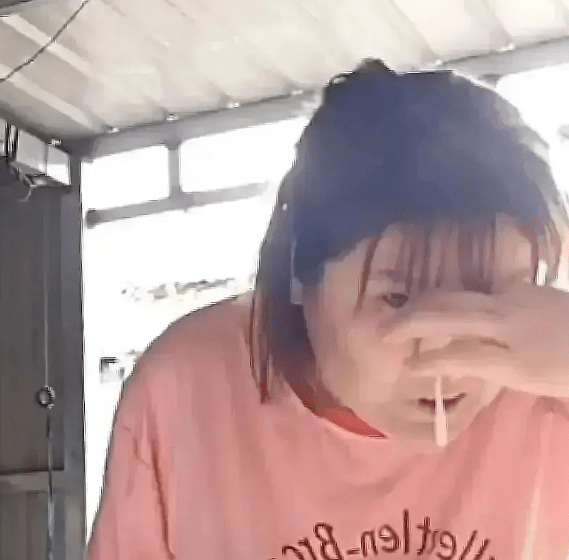 得得得得得是什么梗，得得得表示什么意思（8000多人看她蹲大号）