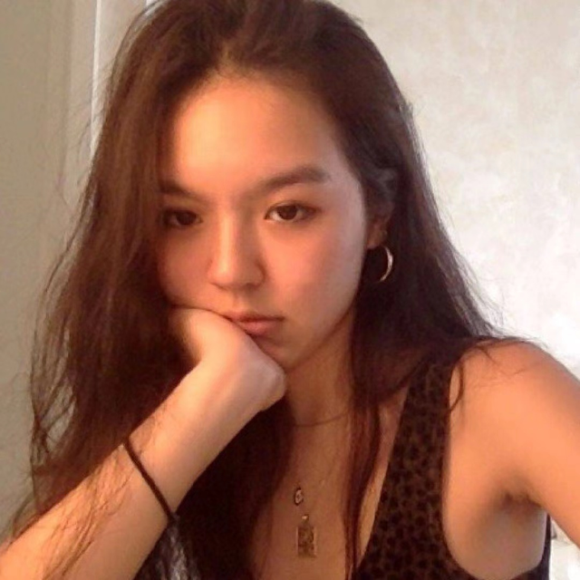 李咏去世3年哈文变自信！罕晒美国生活美照，20岁法图麦浓妆亮相
