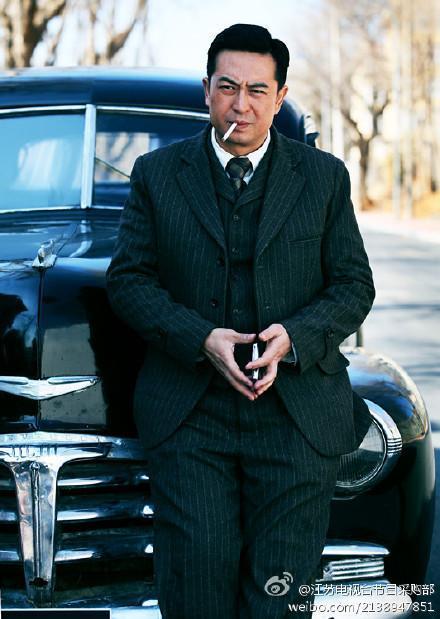 悬崖电视剧剧情简介，《悬崖》周乙的\