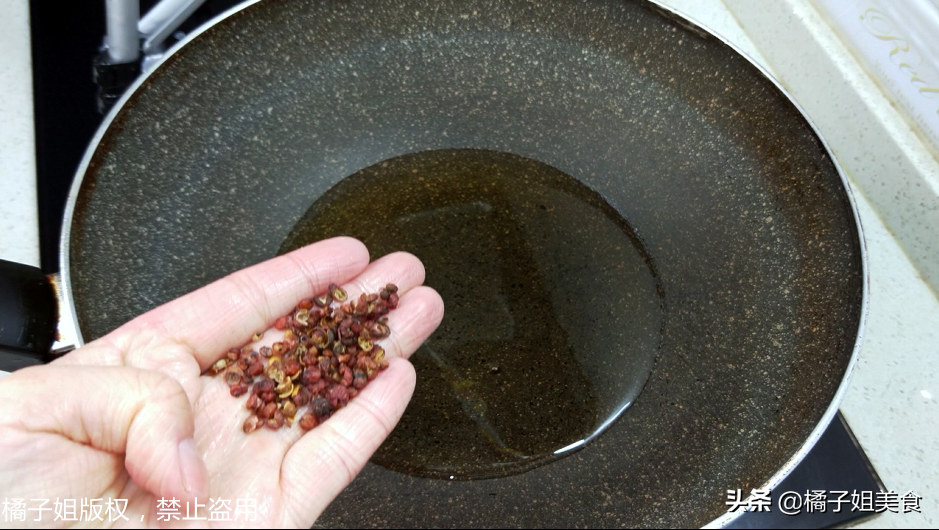 圖片[5]-“萬能的調(diào)料汁” 夏天必學(xué)的一道廚藝 拌啥都好吃 味道真絕了-起舞食譜網(wǎng)