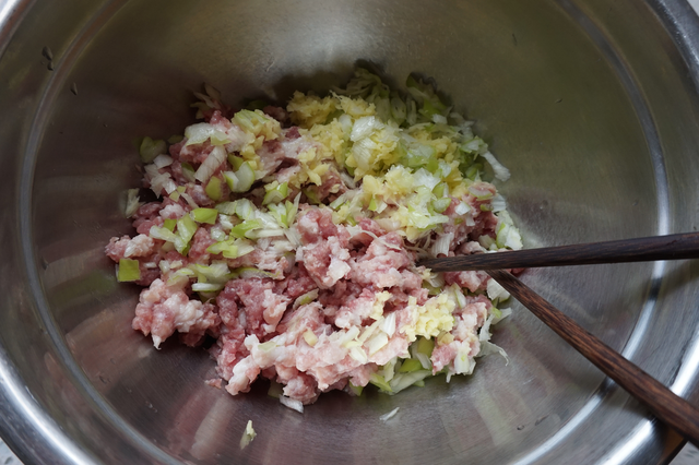 豆角肉馅饺子怎么调馅，豆角素馅饺子怎么调馅（大肉馅饺子怎么调馅）