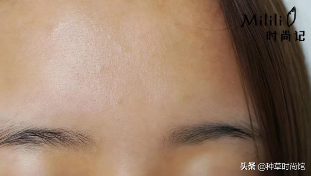 晚上披着头发睡好吗，晚上睡觉头发扎还是披（不要披着头发睡觉了）