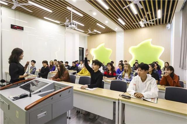 首都师范大学科德学院学费，北京科德学院属于几本（原来它才是国内学费最贵的艺术院校）