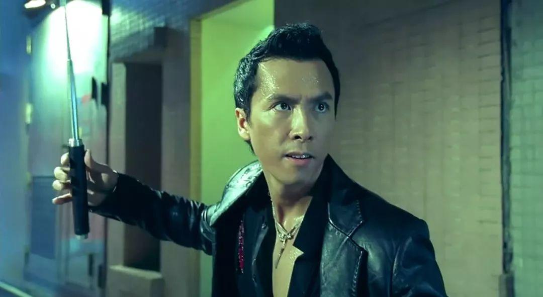 《杀破狼》窄巷警棍对匕首吴京