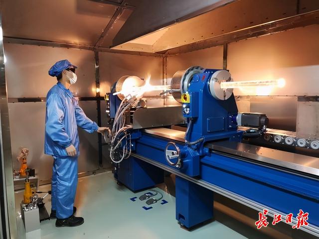 打光棒用处 ，电光棒是什么（烽火锐拓公司光纤预制棒项目）