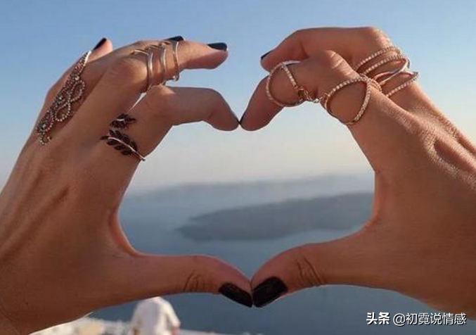 女生和男生谈她的择偶标准，女人择偶所依据的四个标准