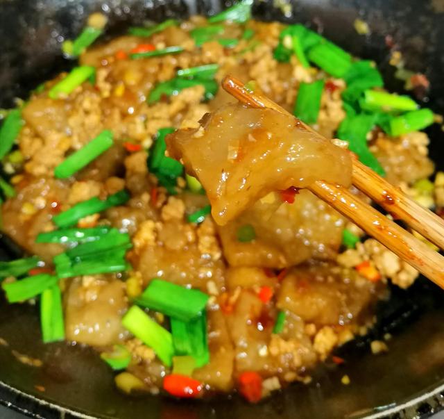 红薯粉怎么做好吃，炒红薯粉怎么做好吃（红薯粉的好吃做法）