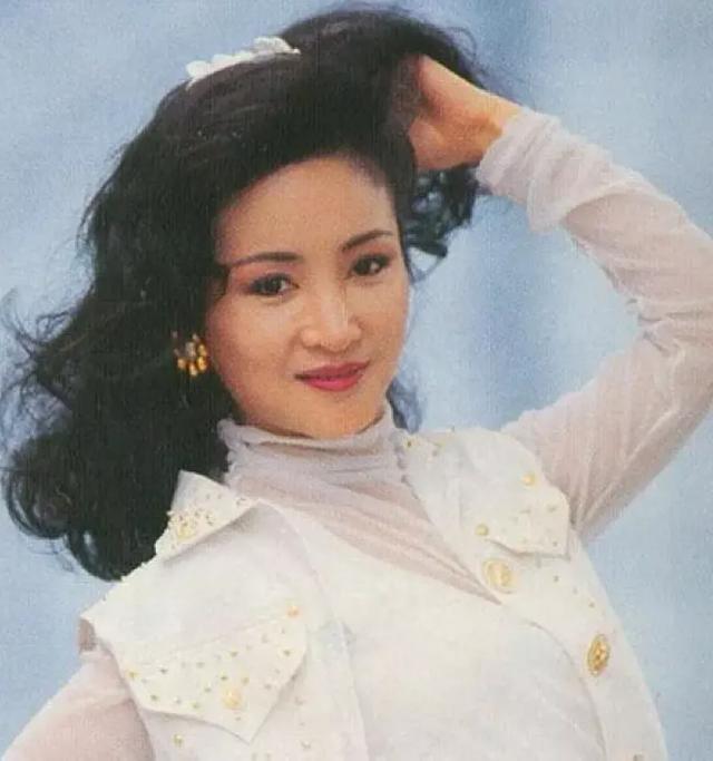 谢霆锋 何鸿燊，何鸿燊身高（她的人生处处透露着肆意和疯狂）