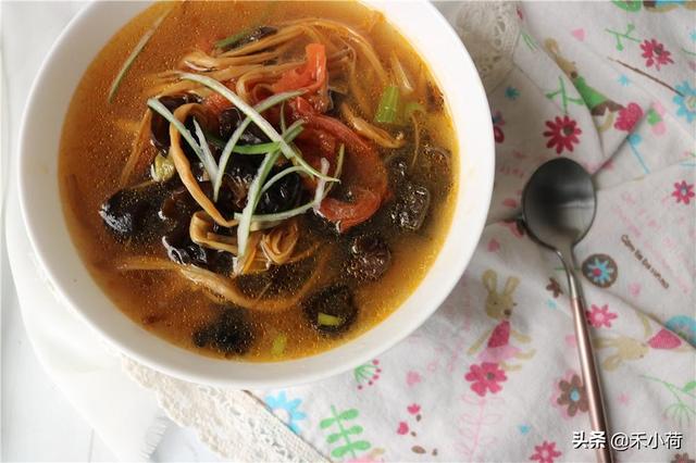 黄花菜汤的做法大全，黄花菜汤的做法大全视频（食材家家常备）