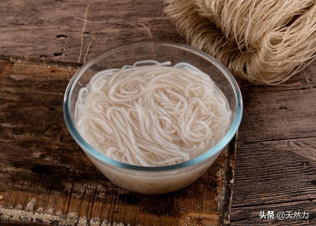 宽粉怎么泡软得快，粉条怎么泡软的快（红薯粉丝泡多长时间）