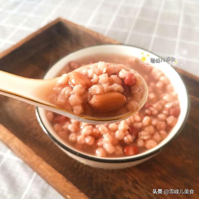 大麦米到底怎么做才好吃啊，大麦米到底怎么做才好吃啊视频（天冷多喝红豆粥）