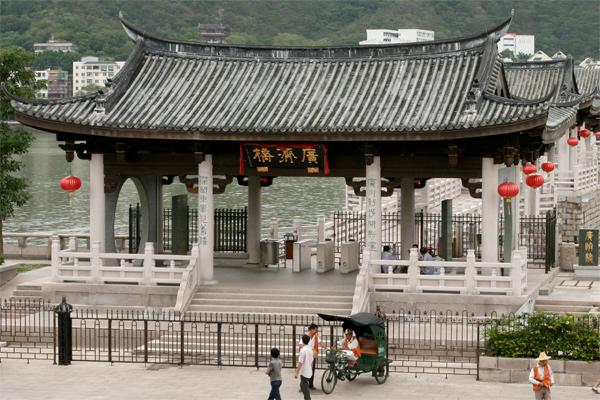 饶宗颐一生的主要成就是什么，饶宗颐的贡献（饶宗颐为何能成为书坛泰斗）