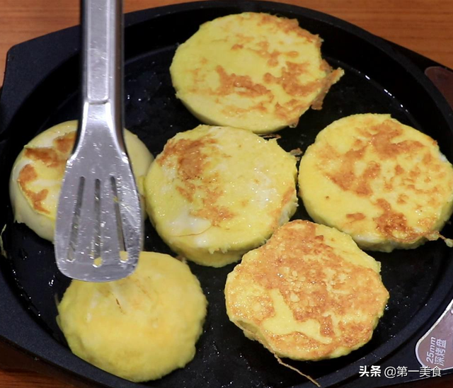 如何做汉堡，如何做汉堡面包（巧手“改造馒头”2块钱自制家庭版汉堡）