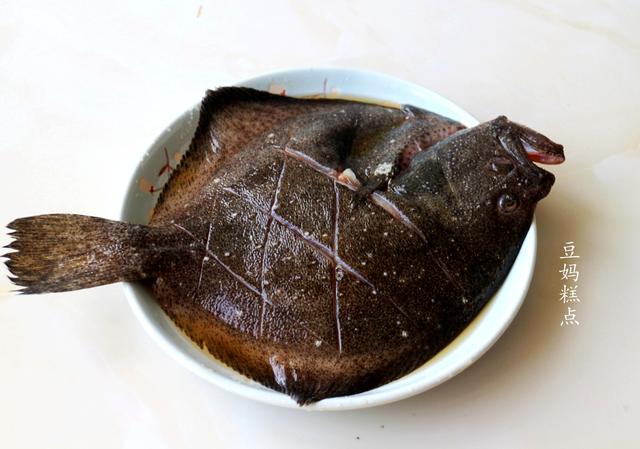 多宝鱼清蒸的做法，鸦片鱼清蒸的正宗做法（教你做清蒸多宝鱼）