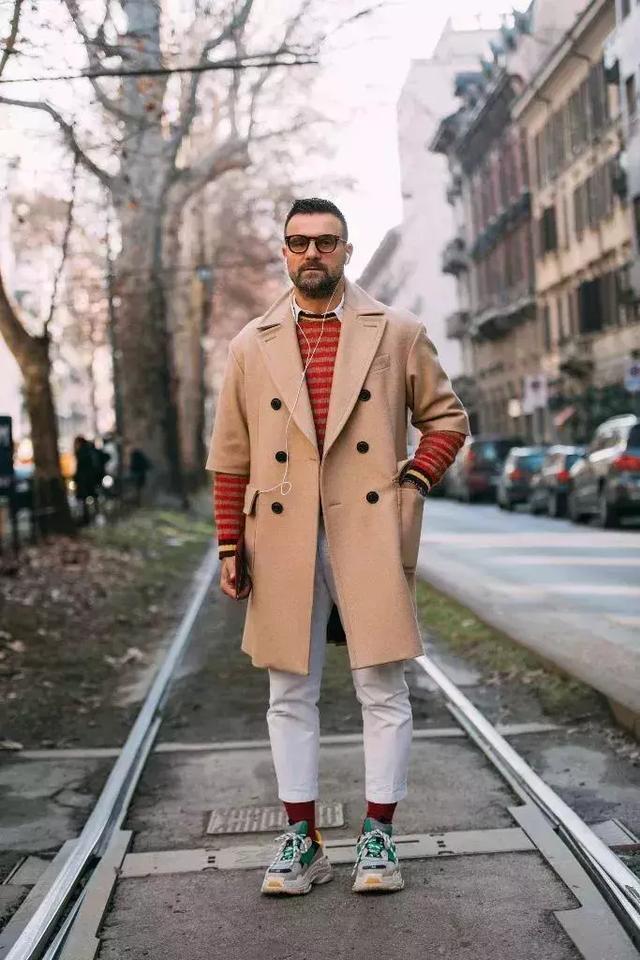 驼色是什么颜色，驼色大衣内搭什么颜色（请不要放过“驼色”）