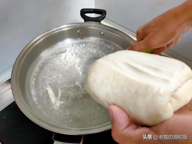 家常削面怎样做，家常刀削面怎么做（冬天就好这一口油泼刀削面）