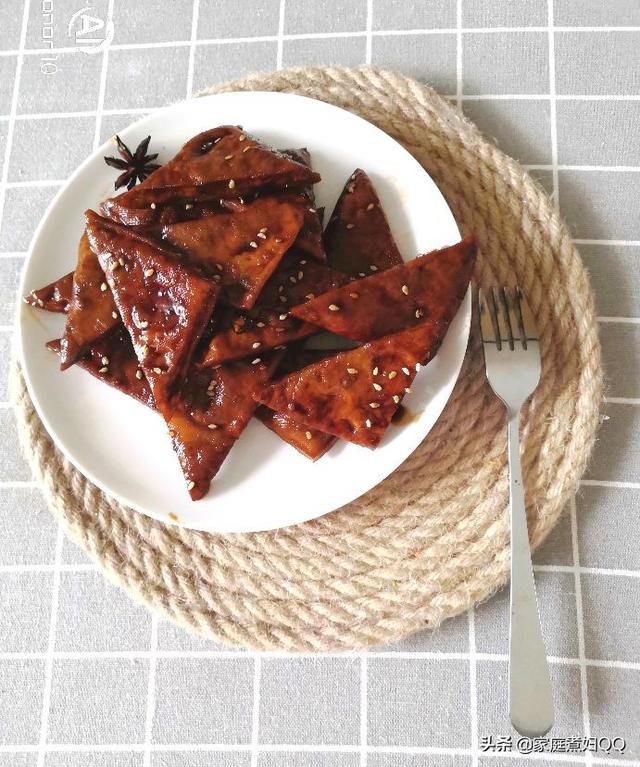 卤豆干的做法及配料，卤豆干的做法及配料大全（卤汁豆干在家做）