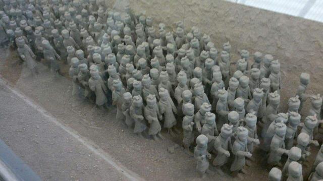 汉兵马俑在哪，兵马俑,在哪里（江苏徐州也有兵马俑）