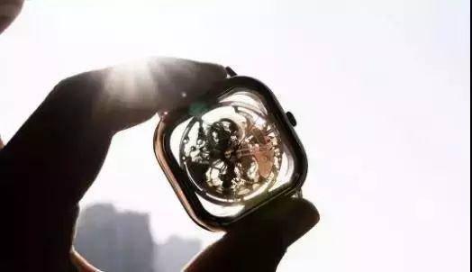 什么是镂空手表，镂空表是机械表吗（这块手表火了）