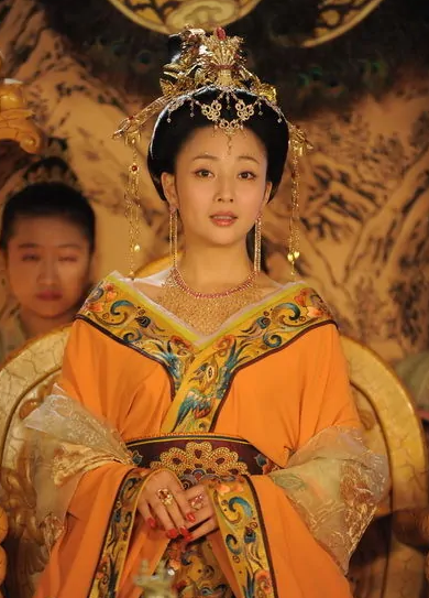 殷桃与文强亲密图片，文强与殷桃（“水蜜桃”殷桃的肆意情事）