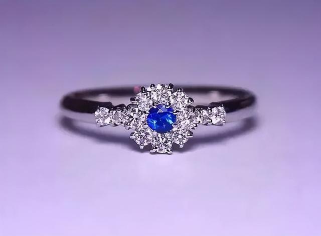 什么叫蓝脆，蓝脆是什么元素造成的（宝石界的“蓝色妖姬”）