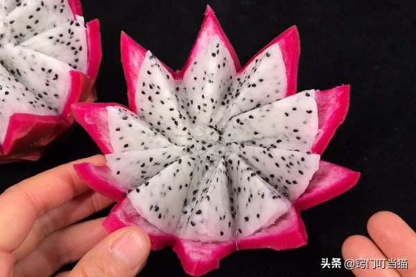 怎么切火龙果简单又好看，怎么切火龙果简单又好看视频（用这2招切火龙果）