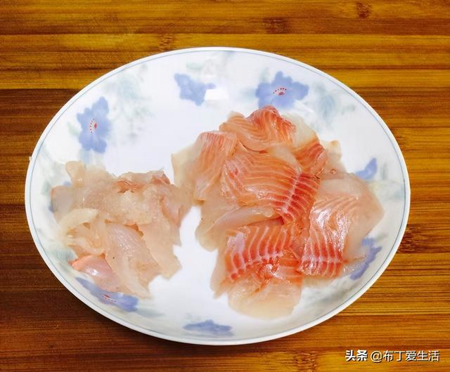水煮鱼怎么切片，水煮鱼怎么做鱼片才嫩（教您\