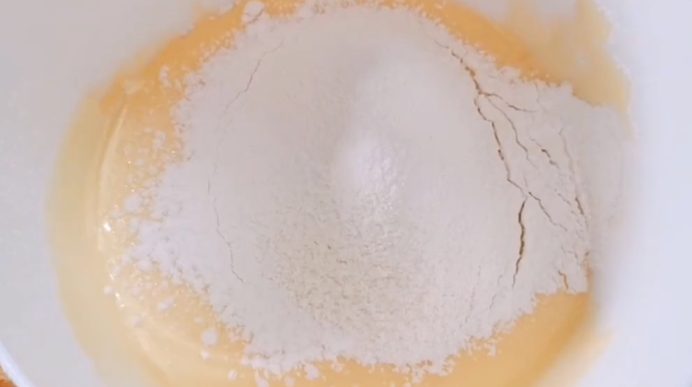 图片[3]-【酸奶蛋糕】做法步骤图 不用烤箱 细腻香甜好吃不上火-起舞食谱网