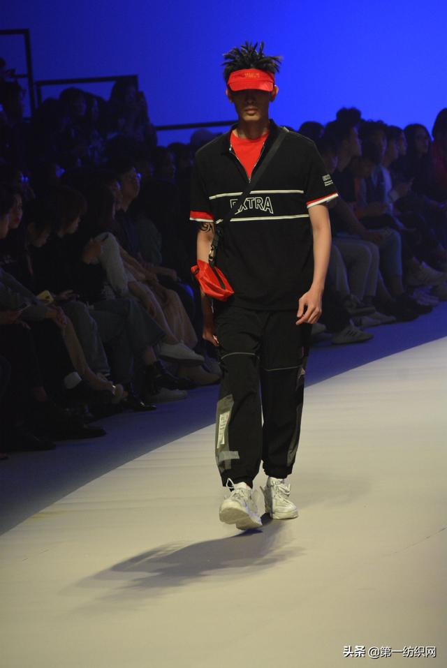 a21是以纯吗，a21 以纯（以纯线上品牌A21登陆春季广东时装周）