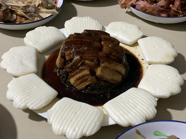 扣肉的家常做法，芋头扣肉的家常做法（掌握好技巧其实也不难）