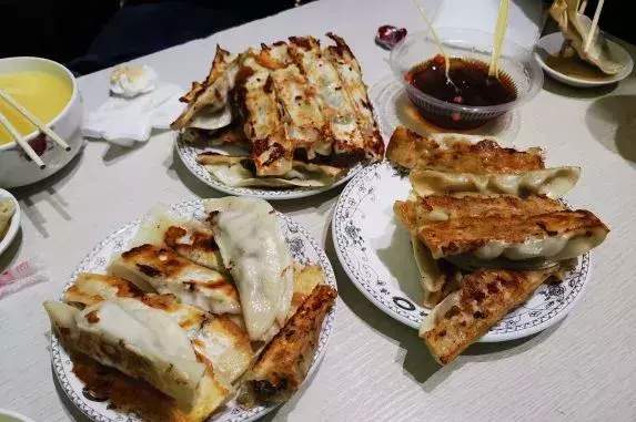 青岛不只有海鲜，这10家老字号(青岛美食有什么)