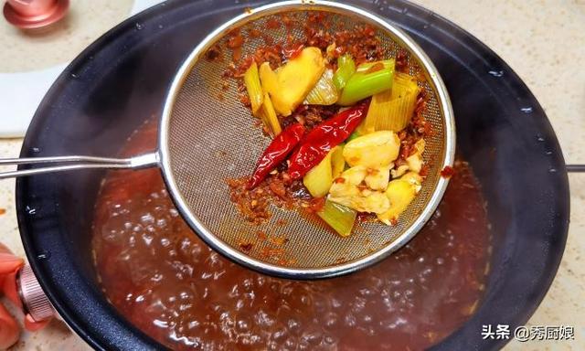 砂锅麻辣烫的做法，砂锅麻辣烫的做法步骤（荤素搭配煮一锅）