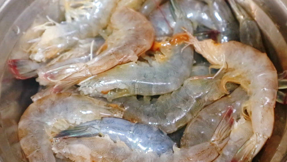 圖片[2]-【椒鹽蝦】做法步驟圖 下酒又下飯 一盤不夠-起舞食譜網