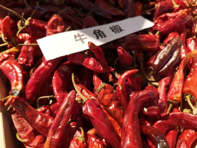 又细又长的干辣椒有哪些，品种繁多适用性广。今天给大家一起分享干辣椒品种