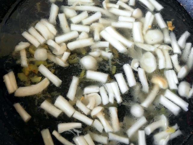菌菇豆腐汤的家常做法大全，健康营养菌菇豆腐汤