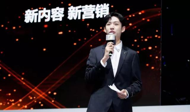 春晚假唱是谁，春晚假唱是谁唱的（舞台还给歌手和喜剧演员）