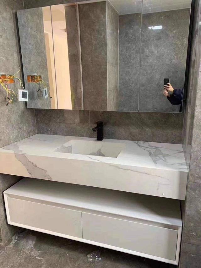 岩板是什么材料，岩板是什么材料有甲醛吗（关于岩板，看这一篇就足够了）