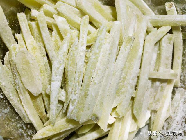 自制薯条制作方式，自己制作薯条的方法（厨师长教你炸薯条）