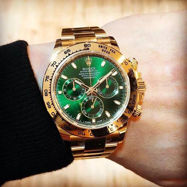 公务舱和经济舱有什么区别，经济舱和公务舱的区别（坐头等舱的人和坐经济舱的人戴的表有什么区别）