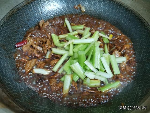 怎么做牛肉卤面，怎样做牛肉面卤（冬天吃卤面真得劲）