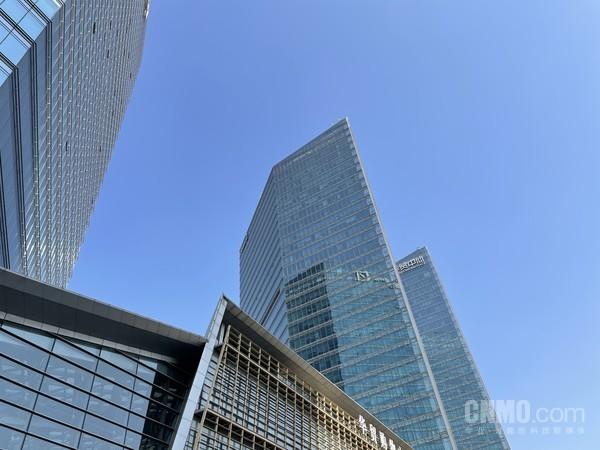 手机qq透明头像怎么弄，手机qq透明头像怎么弄出来（1700元差价该选谁）