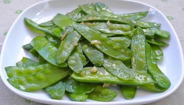 红烧培根金针菇的做法，烧烤培根金针菇的做法（每次做家人都说很好吃）