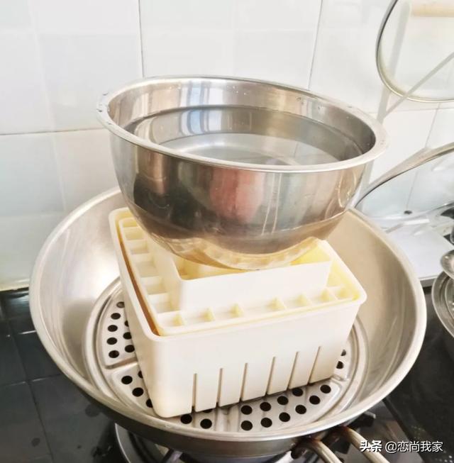 做豆腐的石膏粉有毒吗，豆腐放石膏粉吗（亲朋好友吃了都会夸赞你）