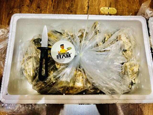 生蚝怎么打开，生蚝怎么做好吃（蚝大叔生蚝的保存，开蚝方法）